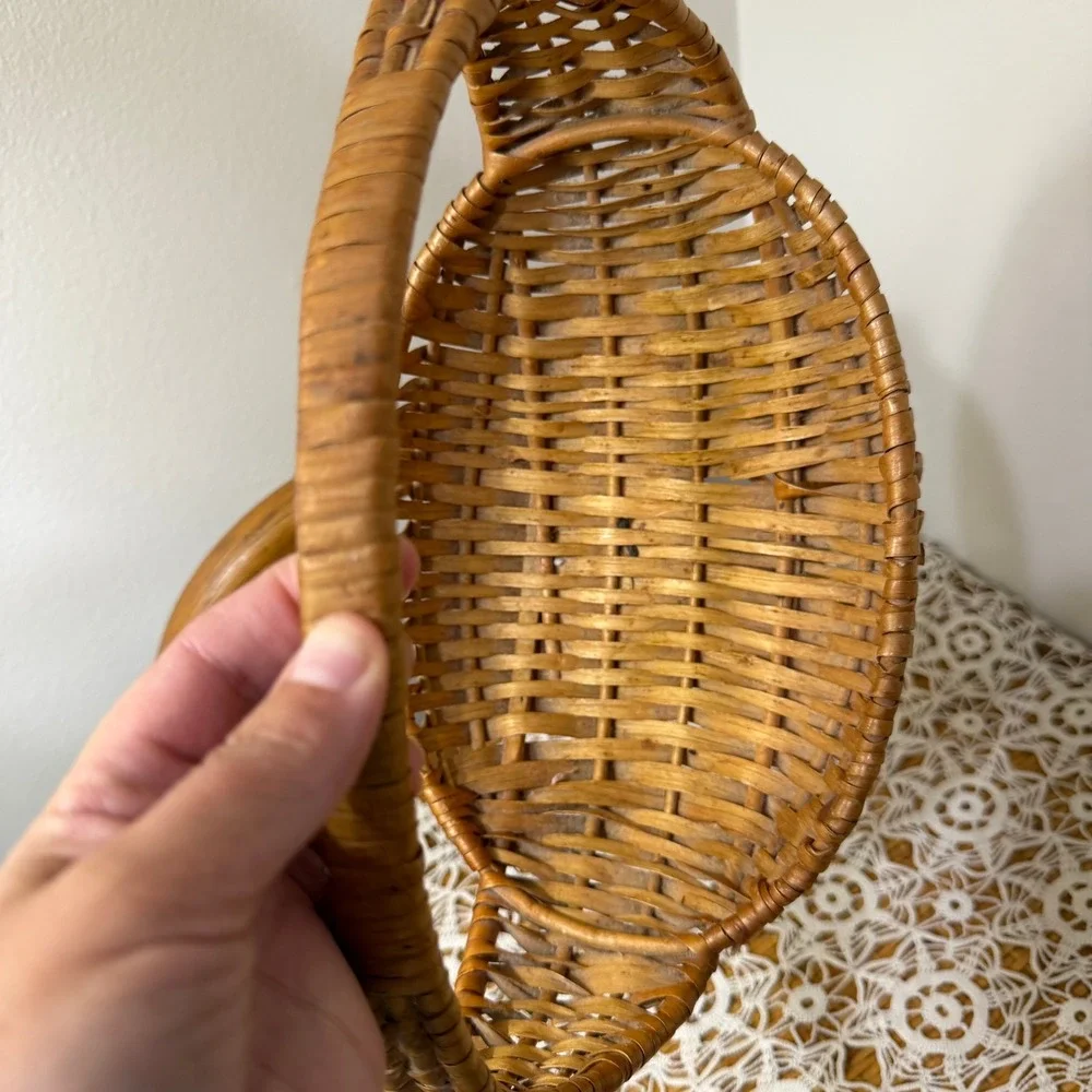 N/A handcrafted wicker